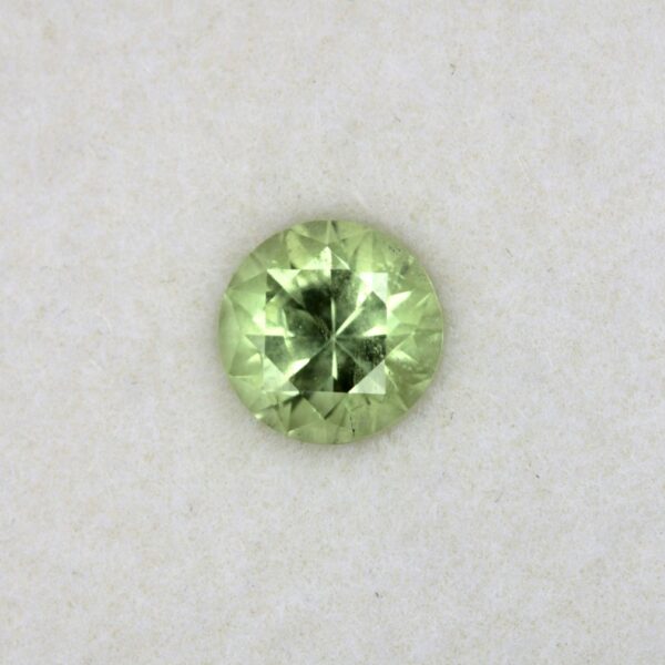 Péridot du Pakistan 6,5mm 1,55ct – Image 2